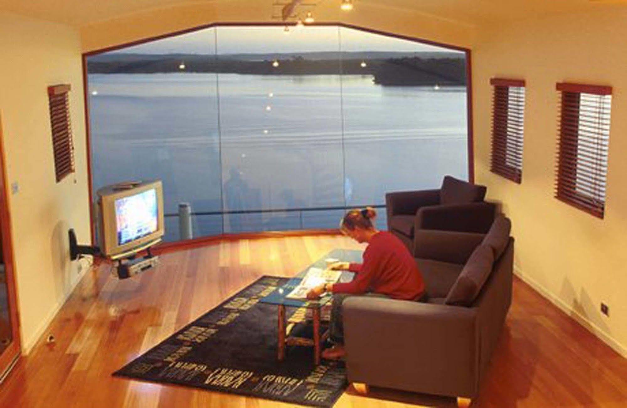 Wheelhouse Apartments Strahan Ngoại thất bức ảnh